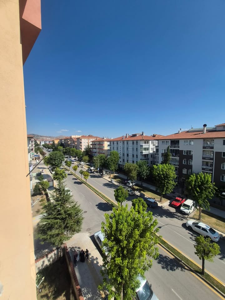 VARİNLİ CADDESİ ÜZERİ 3+1 160 M2 KİRALIK FIRSAT DAİRE