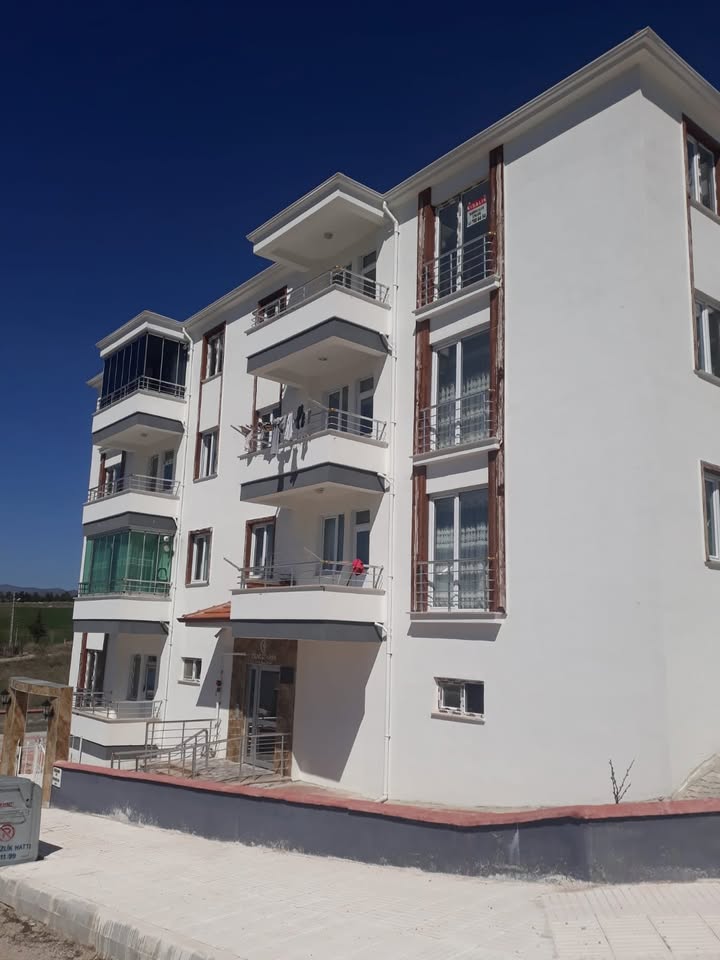 BAHÇELİEVLERDE ELİTPARK ARKASI MERKEZİ LOKASYON 5 YILLIK BİNADA 3+1 130 M2 KİRALIK DAİRE