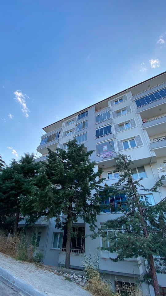 BAHAR CADDESİ ÜZERİ FERAH 3+1 150 M2 KİRALIK DAİRE